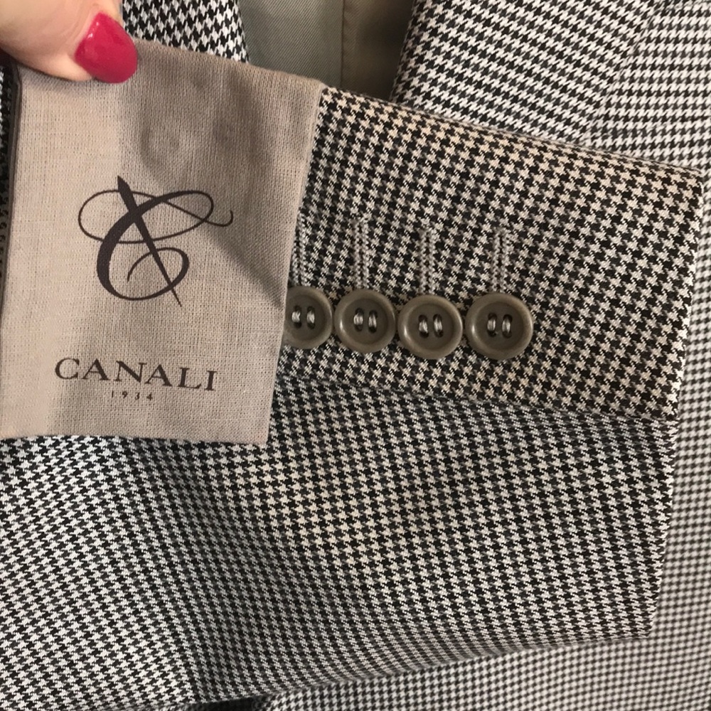 Blazer - Picture 6 of 6